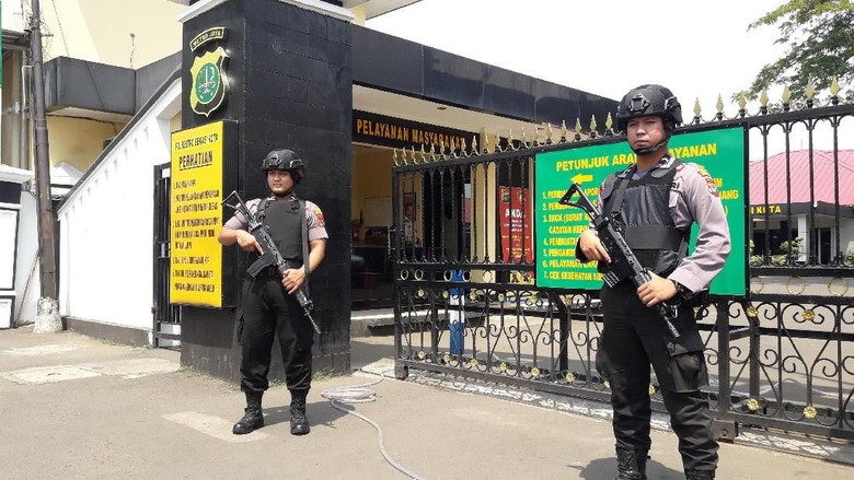 Cegah Aksi Teror Bom, Polisi Tingkatkan Patroli di Bekasi Cegah Aksi Teror Bom, Polisi Tingkatkan Patroli di Bekasi