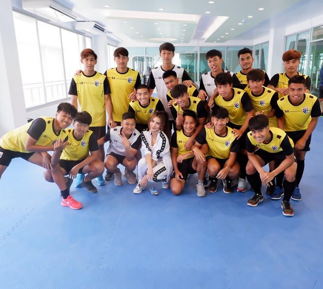 Adalah Baipai, instruktur berparas cantik yang membuat pria gagal fokus. Foto: Instagram