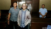 Syafruddin Temenggung jalani sidang perdana dengan agenda pembacaan dakwaan.