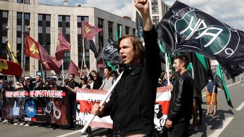 Atas kejadian ini meurut menurut kelompok hak asasi manusia OVD-info sekitar 20 orang demonstran telah ditahan oleh pihak berwajib.(Foto: Reuters/Tatyana Makeyeva)