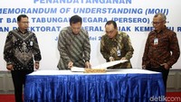 Direktur Jenderal Pajak Robert Pakpahan dan Dirut BTN Maryono menandatangani naskah kerja sama di Jakarta, Senin (14/5/2018).