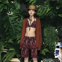 Fashion show Ikat Indonesia by Didiet Maulana yang bertajuk Mentari di Hotel Monopoli, Kemang, Jakarta, Selasa [8/5/2018]. Foto: Mohammad Abduh/Wolipop