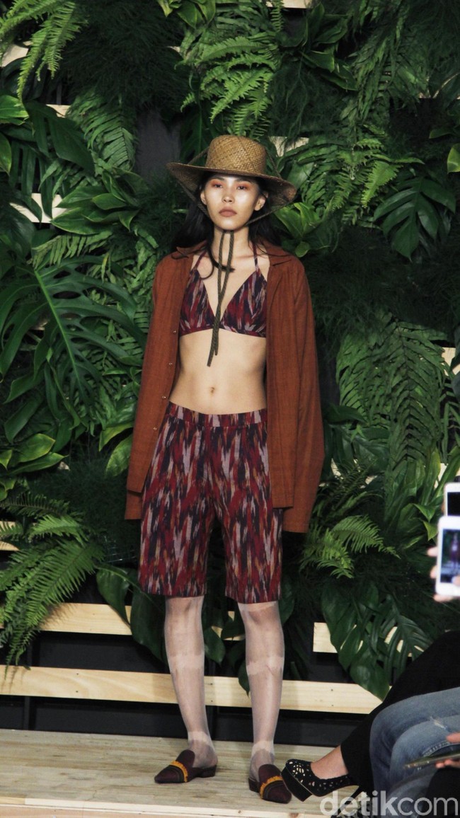 Fashion show Ikat Indonesia by Didiet Maulana yang bertajuk Mentari di Hotel Monopoli, Kemang, Jakarta, Selasa [8/5/2018]. Foto: Mohammad Abduh/Wolipop