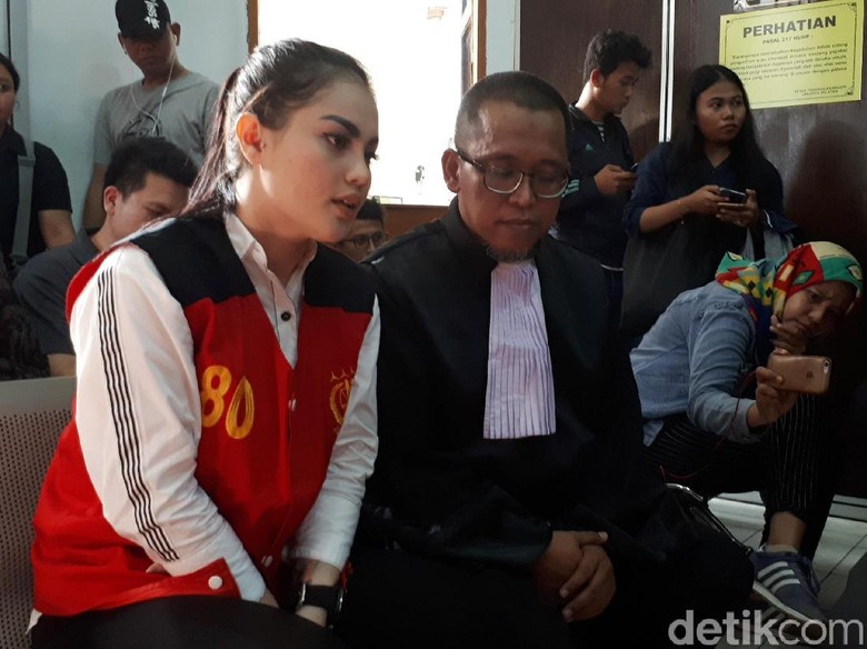 Jennifer Dunn Dituntut 8 Bulan Penjara, Rumah Baru Nikita Mirzani Jennifer Dunn Dituntut 8 Bulan Penjara, Rumah Baru Nikita Mirzani