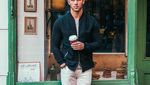 Keren! Begini Pose Brad Pitt, Kyle Jenner hingga Selena Gomez Kalau Ngopi