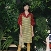 Fashion show Ikat Indonesia by Didiet Maulana yang bertajuk Mentari di Hotel Monopoli, Kemang, Jakarta, Selasa [8/5/2018]. Foto: Mohammad Abduh/Wolipop