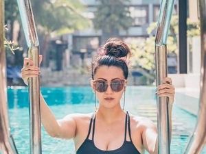 Foto Bikininya Dinyinyirin Netizen, Sharena Delon Bereaksi