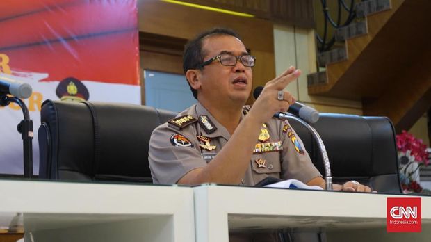 Kepala Bidang Humas Polda Jawa Timur Frans Barung.