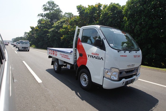 Isuzu Traga Isuzu Traga hadir untuk para pengusaha di Indonesia.