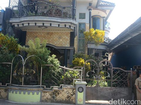 Rumah orangtua peledakan gereja di Banyuwangi/