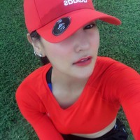 Penampilan cantik Baipai dengan makeup flawless dan blushon pink. Foto: Instagram