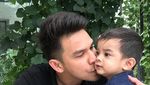 8 Foto Ini Buktikan Kompaknya Momen Makan Jonathan Frizzy dan Keluarga