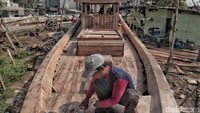 Pembuat kapal nelayan di Jakarta mayoritas membuat kapal ukuran kapasitas sedang yang bisa membawa ikan sebanyak 5 ton.