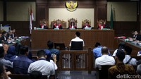 Kasus ini berawal dari rangkaian operasi tangkap tangan (OTT) yang dilakukan KPK berkaitan dengan pinjaman daerah APBD Lampung Tengah 2018. Bermula dari kebutuhan Pemkab Lampung Tengah akan pinjaman daerah berupa surat pernyataan yang harus ditandatangani dengan DPRD Lampung Tengah.