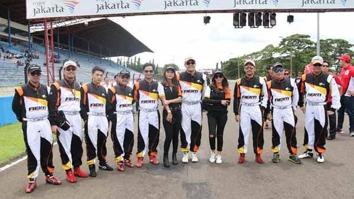 ABM Racing Team berpose di sirkuit sentul (dok.ABM Motorsport) ABM Racing Team berpose di sirkuit sentul (dok.ABM Motorsport)