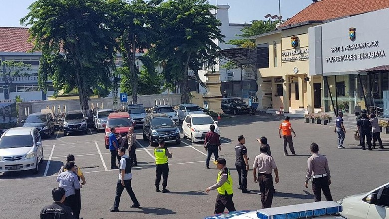 Polrestabes Surabaya Dibom Polrestabes Surabaya Dibom