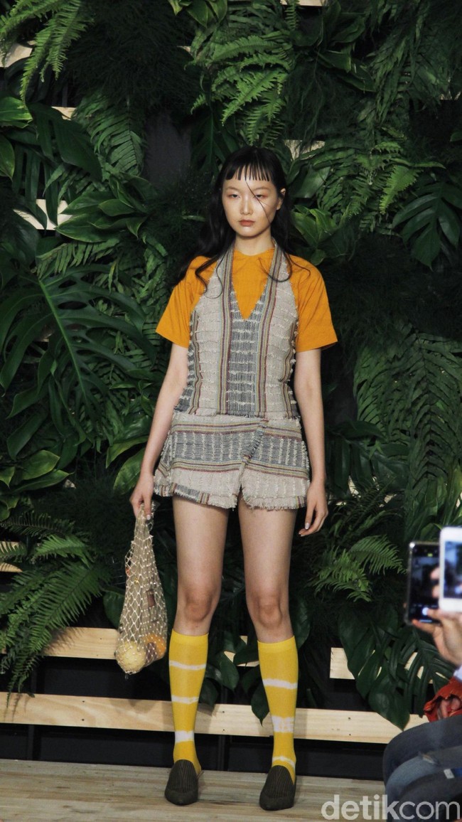 Fashion show Ikat Indonesia by Didiet Maulana yang bertajuk Mentari di Hotel Monopoli, Kemang, Jakarta, Selasa [8/5/2018]. Foto: Mohammad Abduh/Wolipop