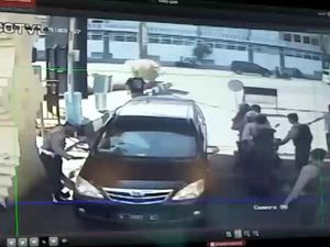 Mobil Avanza Jadi Saksi Bisu Bom di Polrestabes Surabaya