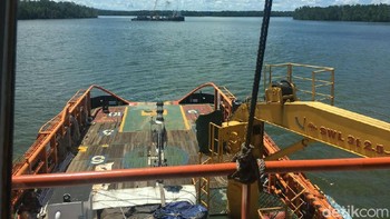 Pemandangan badan kapal dilihat dari atas ruang kemudi. Foto: Agus Tri Haryanto/detikINET