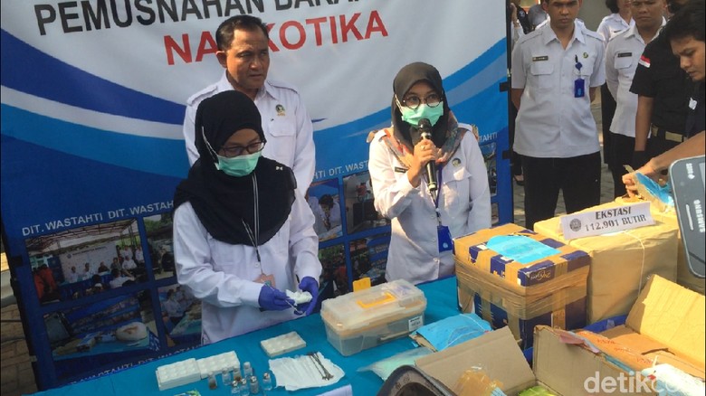 BNN Musnahkan 97 Kg Sabu dan Ratusan Ribu Ekstasi BNN Musnahkan 97 Kg Sabu dan Ratusan Ribu Ekstasi