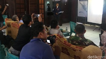 Kurang lebih 4.500 kilometer kabel serat optik bawah laut ini akan dibentangkan dengan menjangkau 35 kota/kabupaten di wilayah Indonesia bagian timur. Foto: Agus Tri Haryanto/detikINET