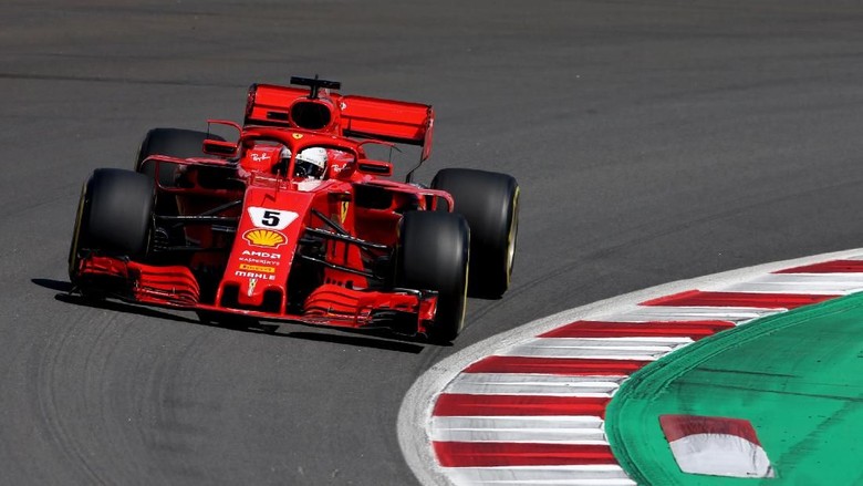 Dua Kali Masuk Pit, Vettel Ada Masalah Apa? Dua Kali Masuk Pit, Vettel Ada Masalah Apa?
