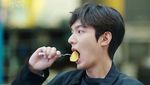 Kangen Si Tampan Lee Min Ho? Yuk, Intip Gaya Serunya Saat Makan
