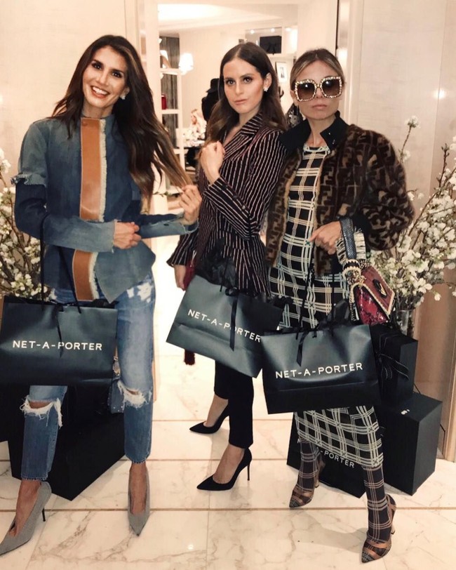 Alexa pun punya cukup banyak pengikut di Instagram. Selain liburan mewah, ia kerap memamerkan gaya busana stylish dan branded. Foto: Instagram @alexakdell