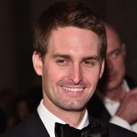 Evan memang datang dari keluarga kaya. Ayahnya adalah seorang pengacara. Di usia mudanya ia telah memiliki mobil mewah dan sering liburan ke Eropa.  Foto: Getty Images