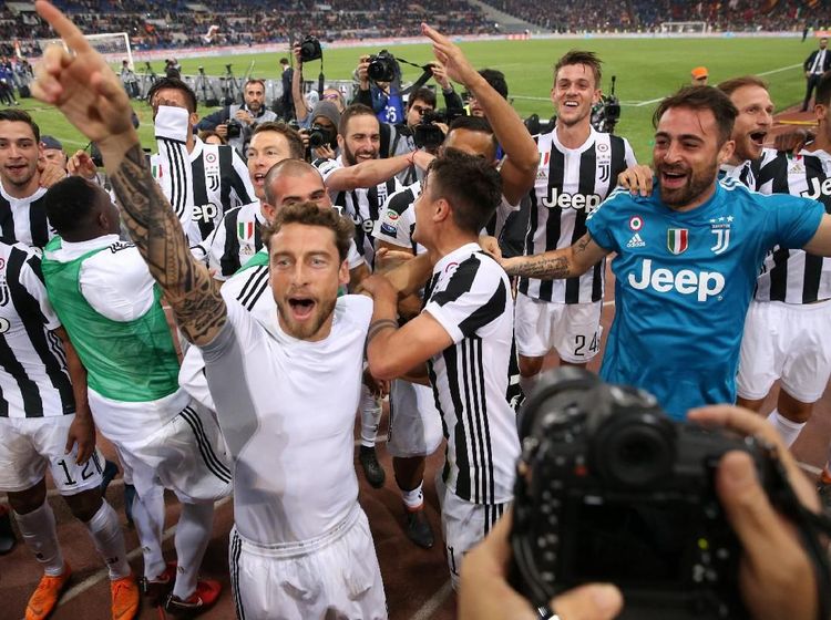 Foto: Juventus Kunci Scudetto, Turin Berpesta
