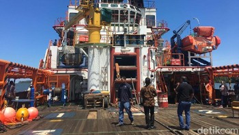 Saat berada di atas ASL Voyager. Foto: Agus Tri Haryanto/detikINET