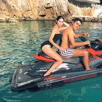 Dilihat dari akun Instagram-nya, Alexa hobi traveling. Bersama sang calon suami, ia sering liburan mewah, ke Florence, Venice, Tuscany, Paris hingga Aspen. Foto: Instagram @alexakdell