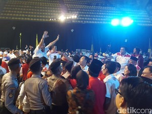Debat Cagub Jabar Sempat Rusuh, Kata Penutup Demiz: Ikan Tongkol