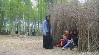 Selain itu, di lokasi wisata yang luasnya sekitar satu hektare ini, juga terdapat sebuah pohon nangka yang dibuat menjadi rumah pohon serta sebuah rumah-rumahan yang terbuat dari ranting bambu untuk berswafoto. (Muhammad Bakri/detikTravel)