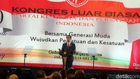 Jokowi menyampaikan sambutannya.