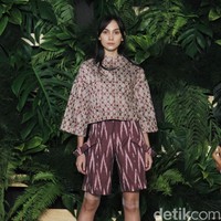 Fashion show Ikat Indonesia by Didiet Maulana yang bertajuk Mentari di Hotel Monopoli, Kemang, Jakarta, Selasa [8/5/2018]. Foto: Mohammad Abduh/Wolipop