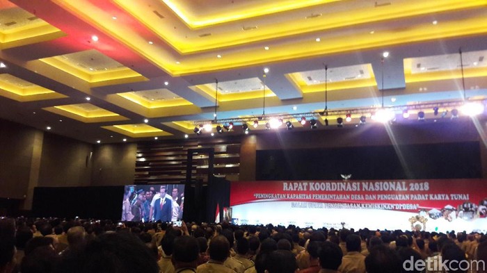 Jokowi Hadiri Rakornas Pemerintahan Desa di Kemayoran