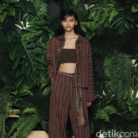 Fashion show Ikat Indonesia by Didiet Maulana yang bertajuk Mentari di Hotel Monopoli, Kemang, Jakarta, Selasa [8/5/2018]. Foto: Mohammad Abduh/Wolipop