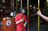 Pengunjung yang Bisa Lewati Gerbang Logam di Restoran Ini Bisa Makan Gratis