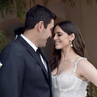 Alexa Dell adalah pewaris perusahaan komputer Dell Technologies. Beberapa hari lalu, Alexa meresmikan pertunangannya dengan jutawan Harrison Refoua yang merupakan seorang pengusaha. Foto: Instagram @alexakdell