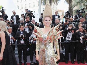 Gaya Artis Ini Aneh Banget di Cannes, Rambut Tornado Hingga Gaun Runcing