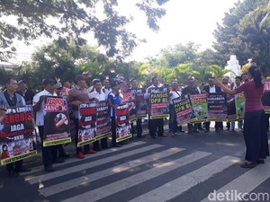 Kecam Aksi Teroris, Dua Aksi Simpatik Warnai Banyuwangi