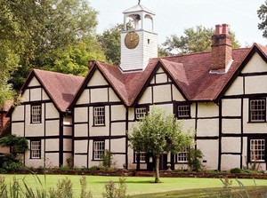 Ini Hotel Tempat Pangeran Harry Bermalam Sebelum Menikah