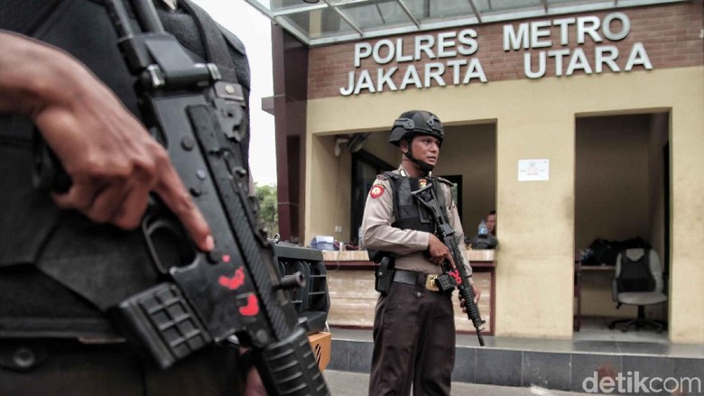 Polisi Safari Keliling Masjid di Jakut Selama Ramadan Polisi Safari Keliling Masjid di Jakut Selama Ramadan