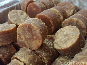 Dear Pemerintah, Pembuat Gula Aren Purwakarta Minta Bantuan