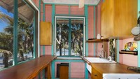 Rumah ini dibangun sebagian besar dari kayu. Istimewa/Inhabitat.