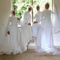Respon netizen memang ramai yang berkata seram dengan konsep ini, mereka tidak sanggup memakai busana wedding berkonsep seram. Tapi bawal pocong ini mereka sanggup dan boleh digayakan dengan tanpa solekan seram, tutup Azzim Aziz kepada Wolipop pada Selasa (15/05/2018). Foto: Instagram/Azzim_aziz