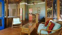 Rumah ini juga dilengkapi dengan generator cadangan, sementara air ditampung dalam tangki air dan diolah melalui sistem penyaringan empat bagian. Istimewa/Inhabitat.