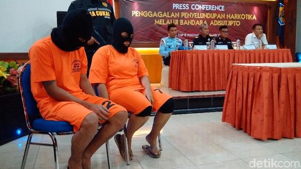  Penumpang AirAsia dari Malaysia Simpan 0,5 Kg Sabu dalam Popok