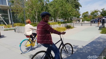 Sehari-harinya, Hamdanil sering memakai sepeda antik kesayangannya ini menuju kantor Google dan pulang ke rumahnya yang berlokasi di Sunnyvale, tidak jauh dari Mountain View, wilayah kantor pusat Google berada. Foto: Fino Yurio Kristo/detikcom